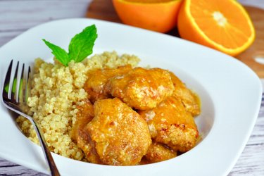 Csirkemell narancsmártásban quinoával
